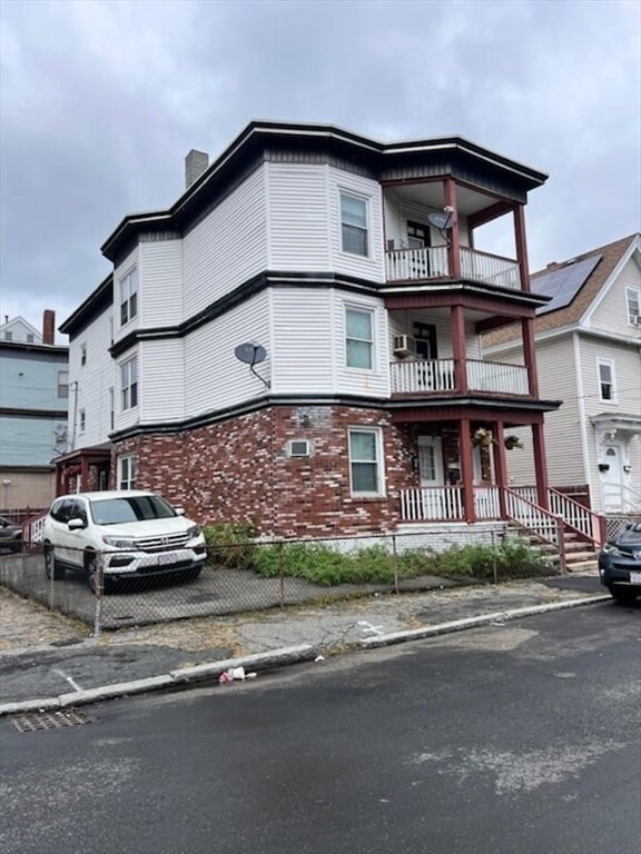 21 Willoughby St unit 2, Lawrence, MA 01841 - photo 2