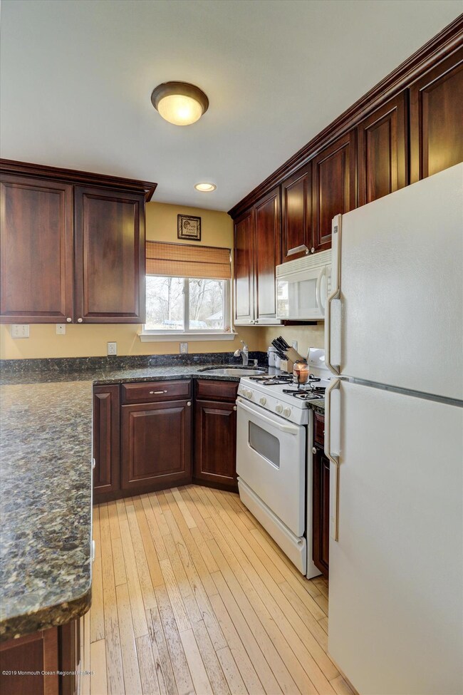 2 Lorenzo Ct, Matawan, NJ 07747 - photo 5