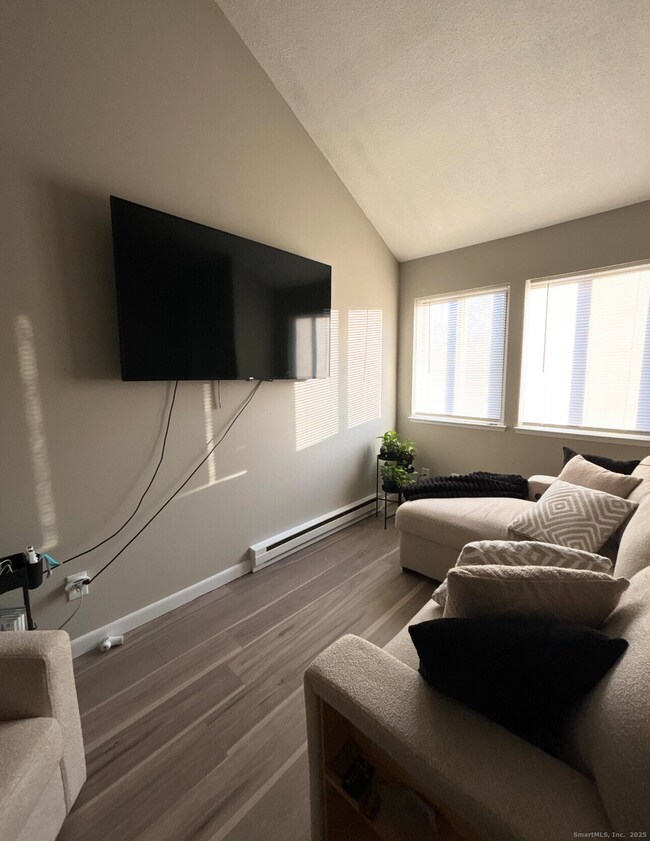 426 Emmett St unit N, Bristol, CT 06010 - photo 3