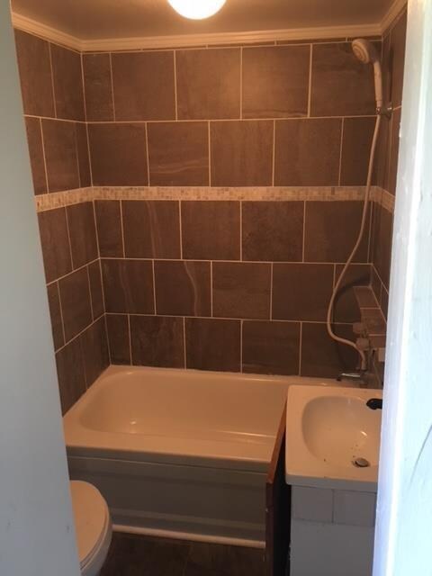 1124 Bundy St, Des Moines, IA 50315 - photo 6