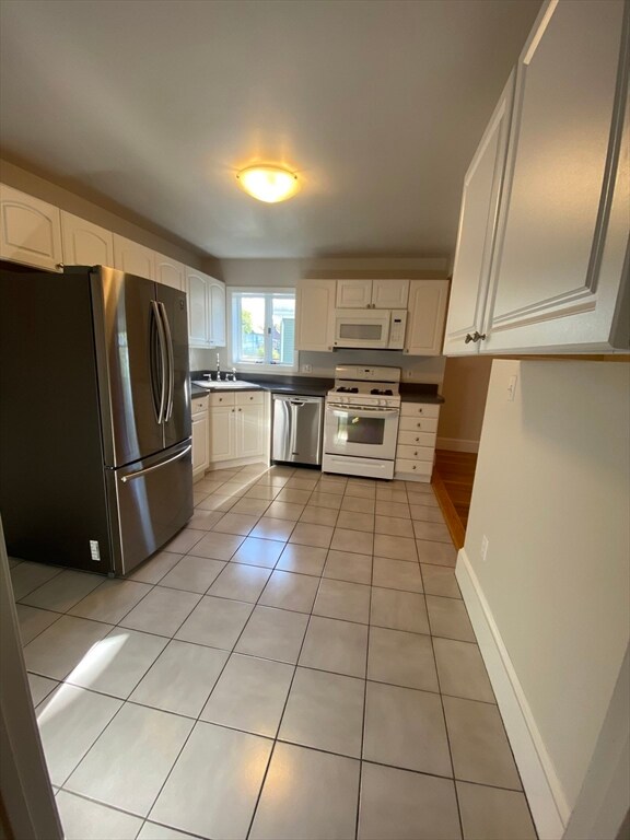 239 Robbins St unit 2, Waltham, MA 02453 - photo 6