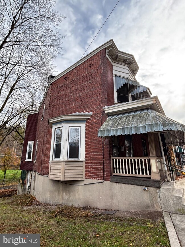 638 N Centre St, Pottsville, PA 17901 - photo 3