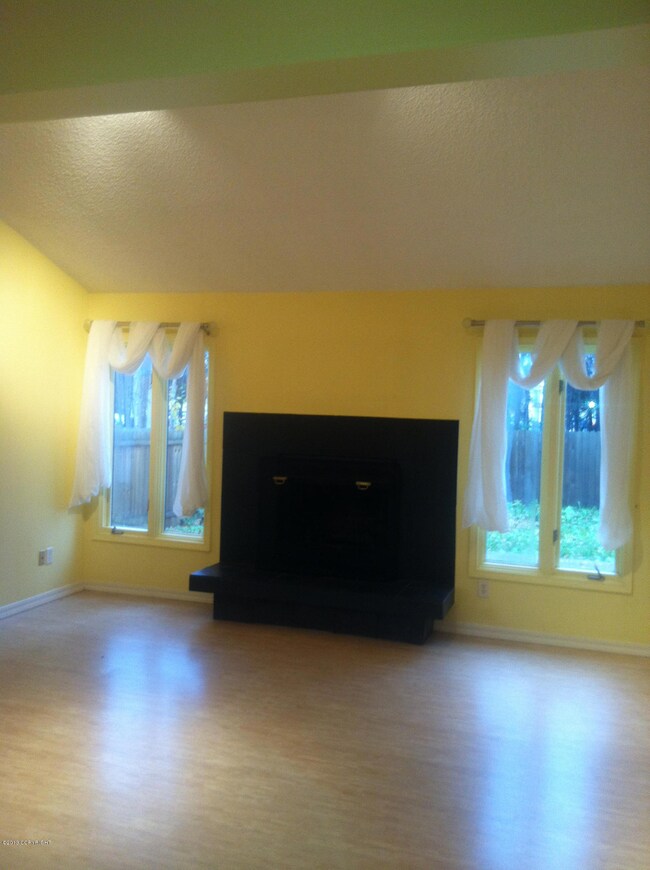 Living-Dining Room (3)