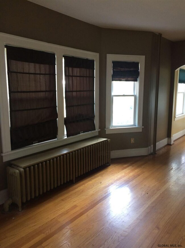 18 Van Buren St, Albany, NY 12206 - photo 5