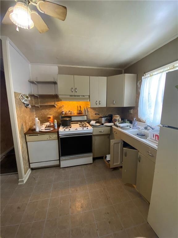 2017 Lay St, Des Moines, IA 50317 - photo 3