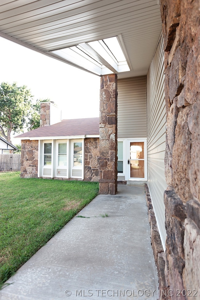 1212 S 34th St, Broken Arrow, OK 74014 - photo 2