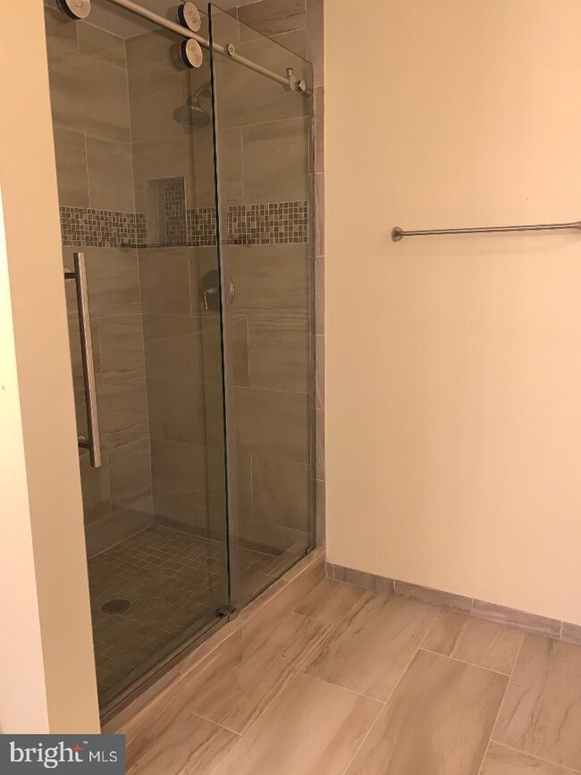 8309 Turnberry Ct, Potomac, MD 20854 - photo 7