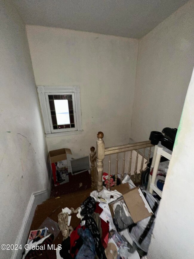 461 Hulett St, Schenectady, NY 12307 - photo 4