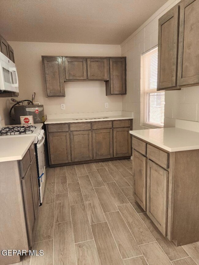 7837 West Dr unit 5, El Paso, TX 79915 - photo 3