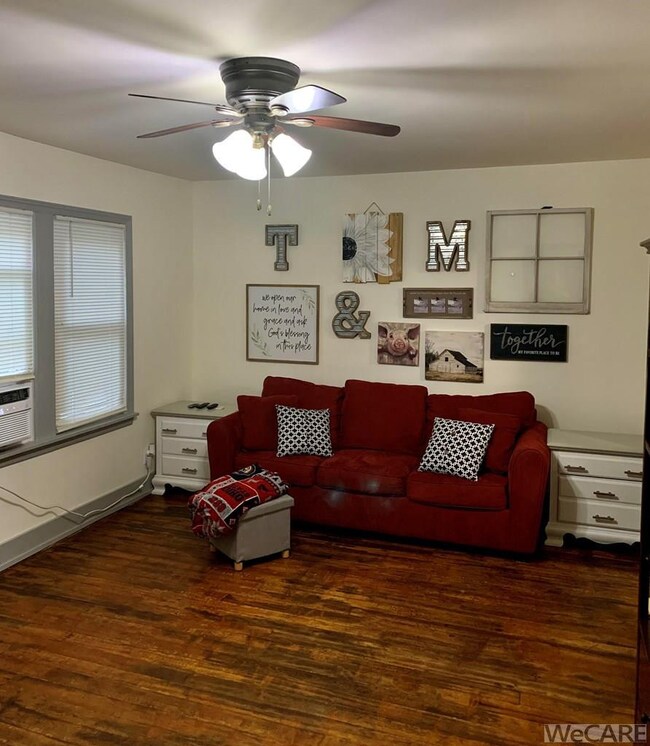 524 N Simon St, Ada, OH 45810 - photo 2