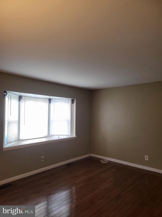 28 Fireside Ct, Willingboro, NJ 08046 - photo 3