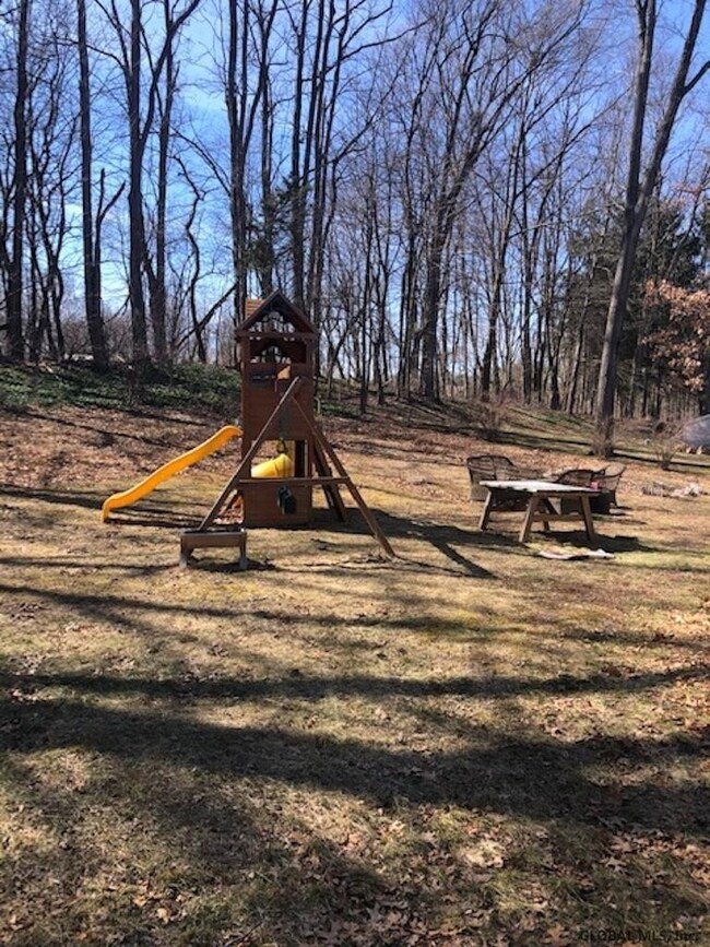 14 Hadel Rd, Schenectady, NY 12302 - photo 2