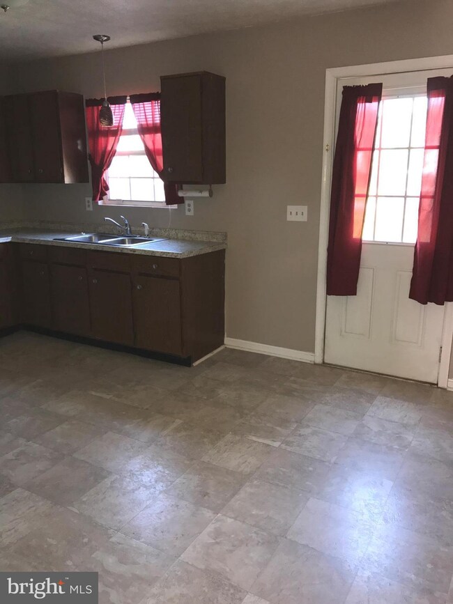 142 Nottoway Dr, Stephens City, VA 22655 - photo 7