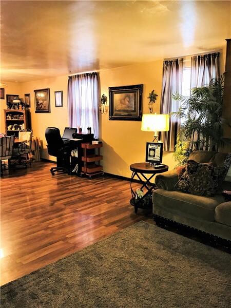 Spacious Living/dining area