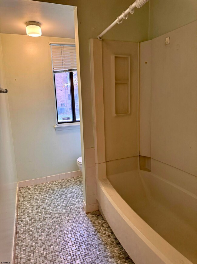 11 Country Hickory Ln unit H11, Egg Harbor Township, NJ 08234 - photo 4