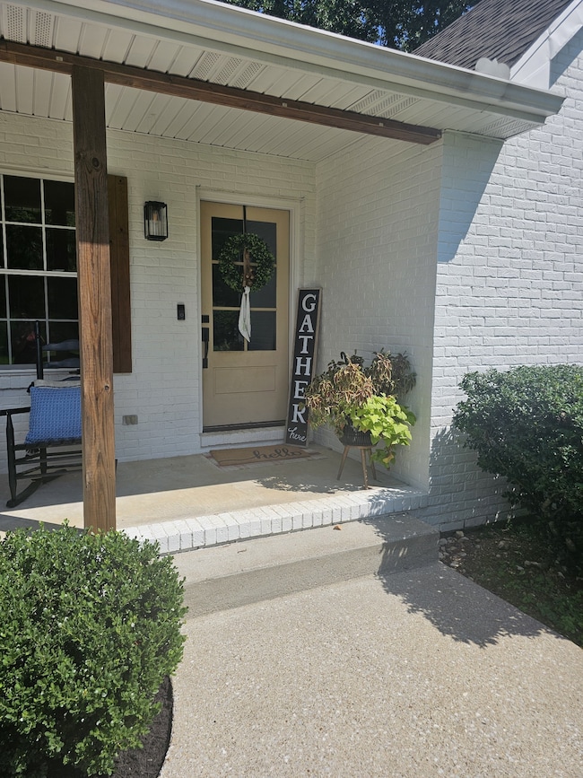 580 Fox Run Ln, Lafayette, TN 37083 - photo 2