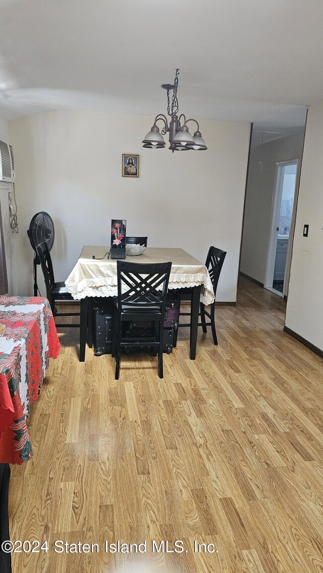 207 Cotter Ave unit 2, Staten Island, NY 10306 - photo 4