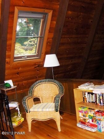 803 Tanager Ct, Hawley, PA 18428 - photo 3