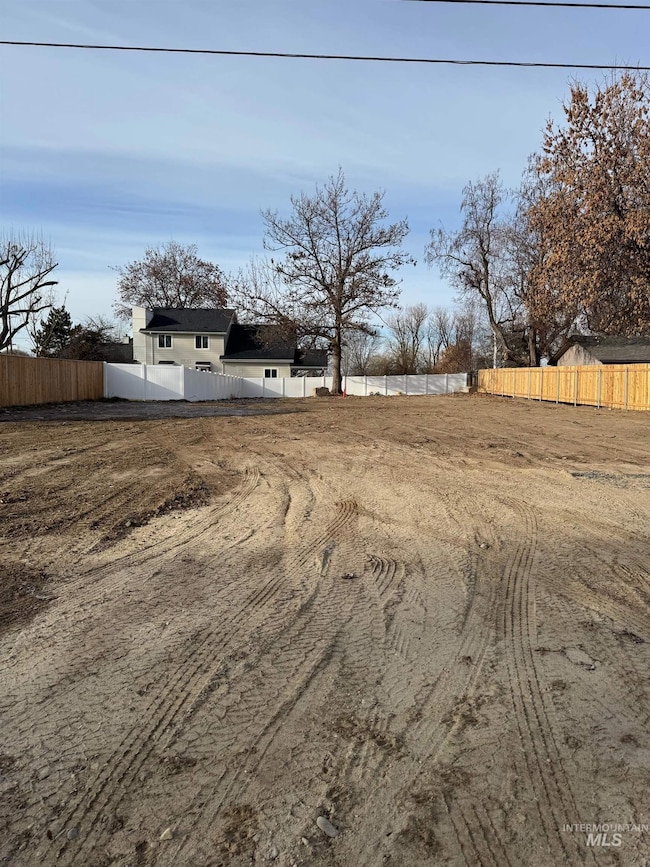 2507 Hird Ave, Caldwell, ID 83605 - photo 2