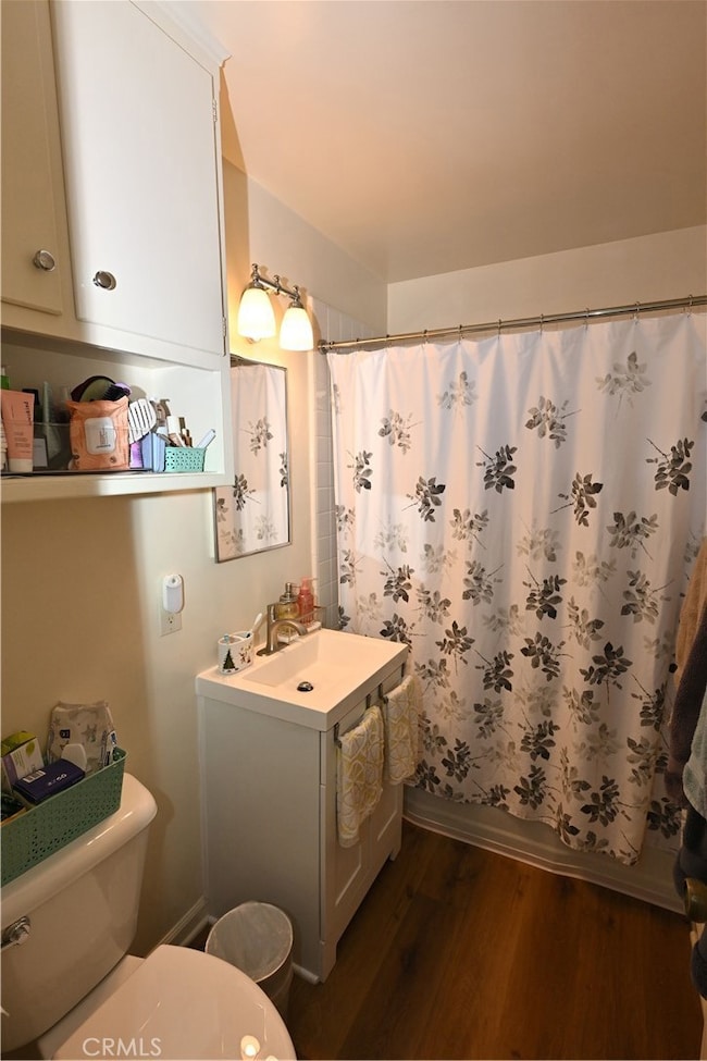 17624 Los Alimos St unit 1/2, Los Angeles, CA 91344 - photo 3