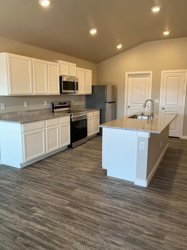 1408 E 89th St, Odessa, TX 79765 - photo 2