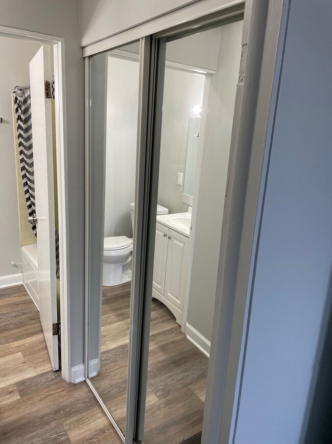 126 N Genesee St unit 2, Waukegan, IL 60085 - photo 6