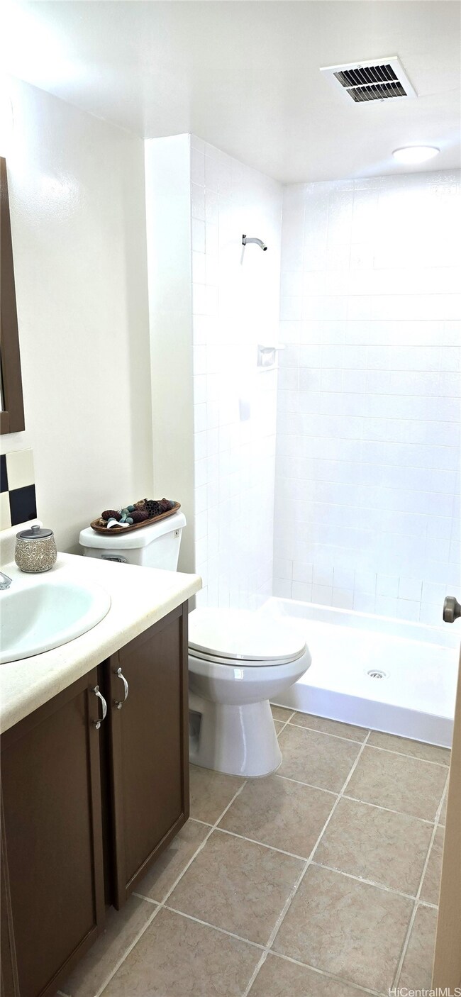 Century West unit 309, Honolulu, HI 96818 - photo 5