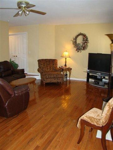 412 Snow Hollow Ln, McMinnville, TN 37110 - photo 5