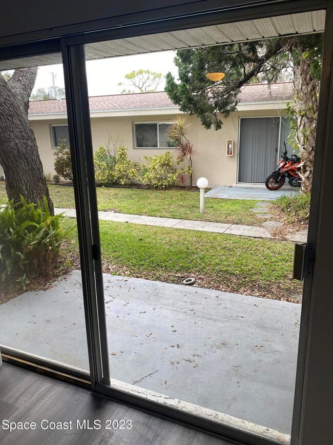 to patio/courtyard