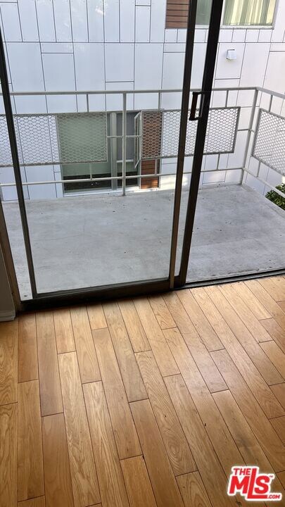 941 N San Vicente Blvd unit 14, West Hollywood, CA 90069 - photo 6