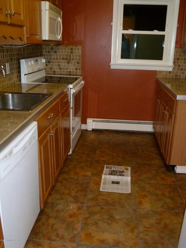 2198 Walnut Trail, Bushkill, PA 18324 - photo 4