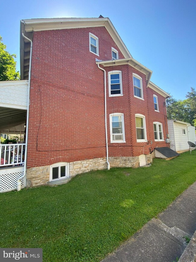 1104 Olive St, Coatesville, PA 19320 - photo 2