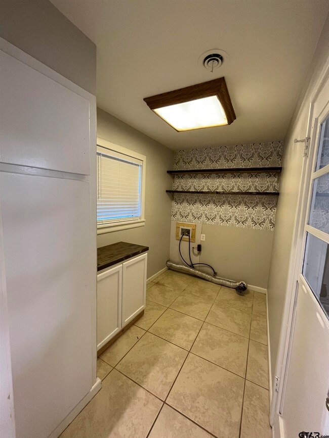 628 628 Fair Ln, Tyler, TX 75701 - photo 5