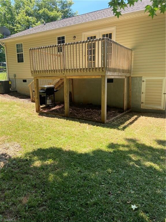 70 N Snider St, Denton, NC 27239 - photo 7