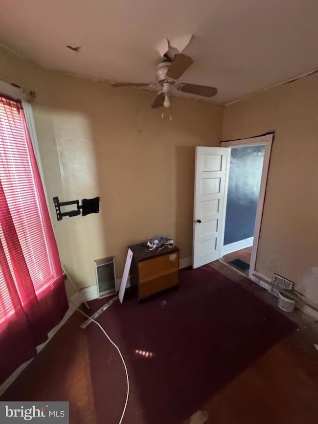 438 W Wellens Ave, Philadelphia, PA 19120 - photo 5