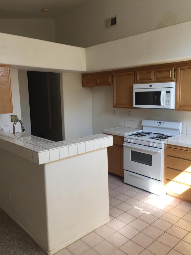 3336 Sundance Ave, Rosamond, CA 93560 - photo 7