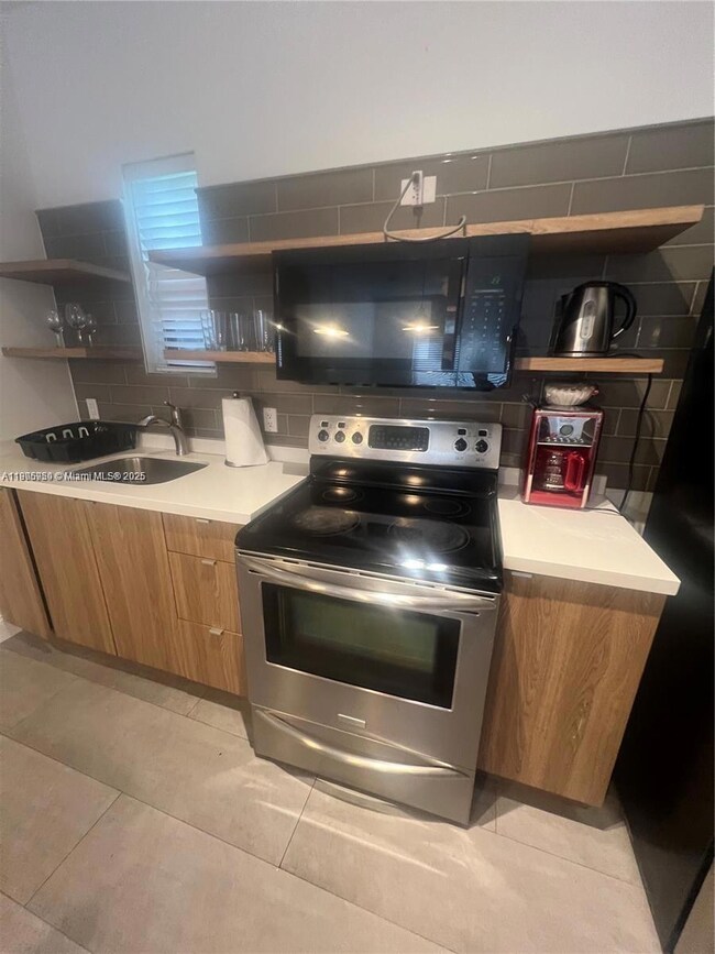 920 SW 9th St unit A, Miami, FL 33130 - photo 5