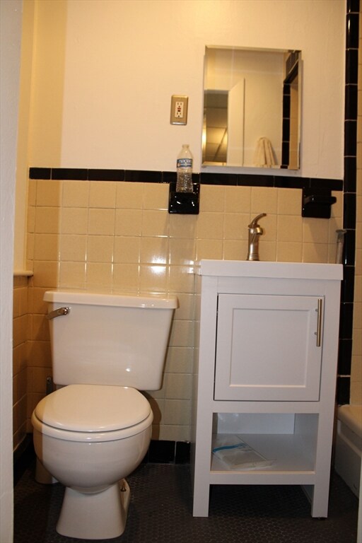 10 Henchman St unit 2M, Boston, MA 02113 - photo 5