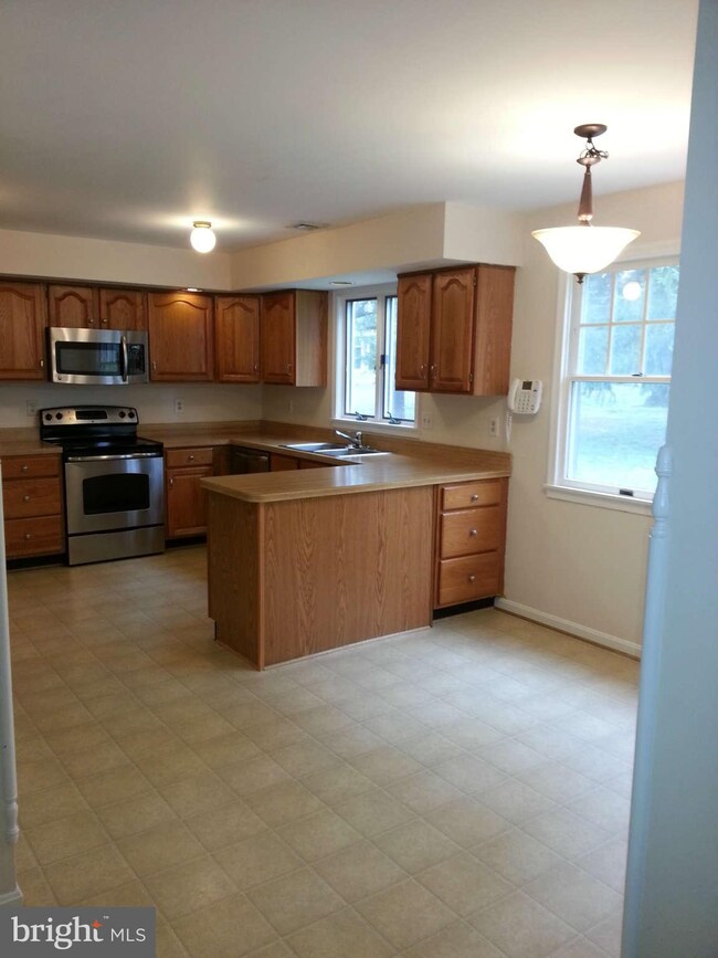 801 W Main St, Purcellville, VA 20132 - photo 2