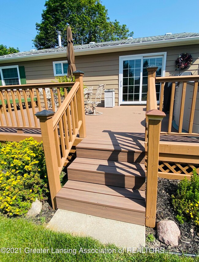1431 Mark Twain Dr, Lansing, MI 48911 - photo 4