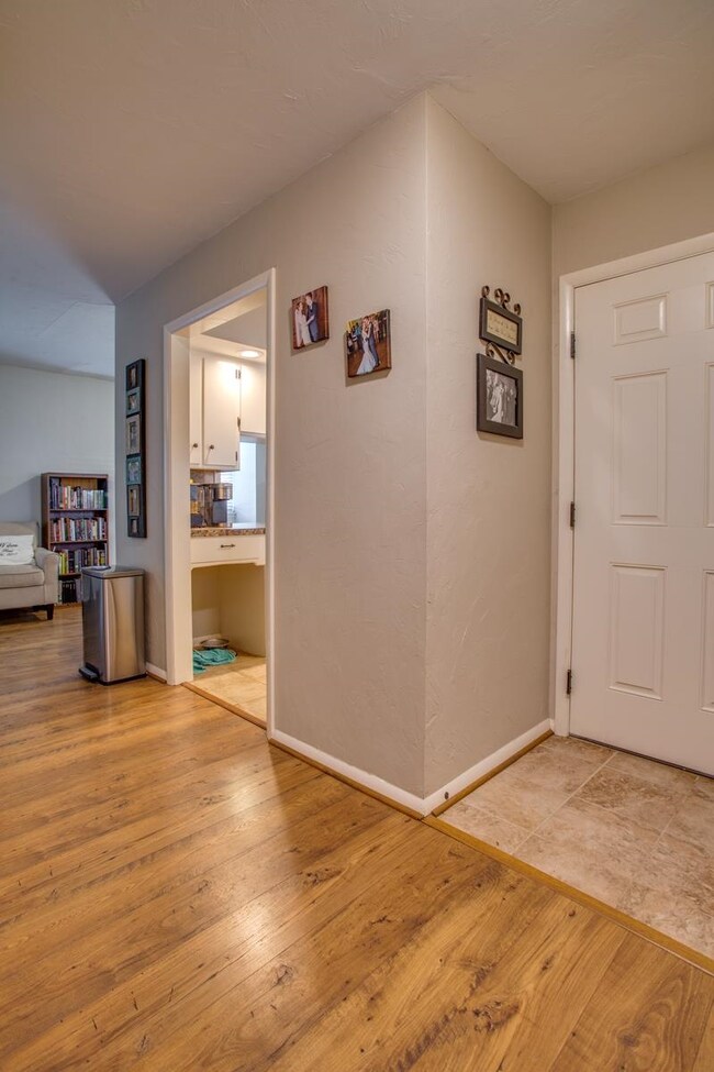 214 N Mckinley St, Enid, OK 73703 - photo 4