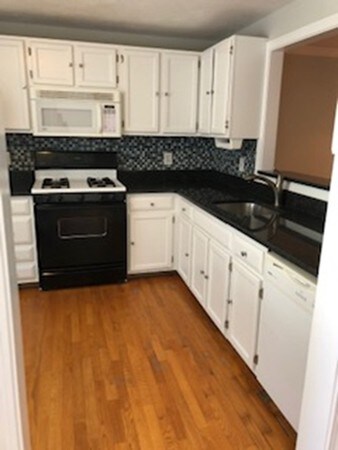 208 W 6th St, Boston, MA 02127 - photo 3