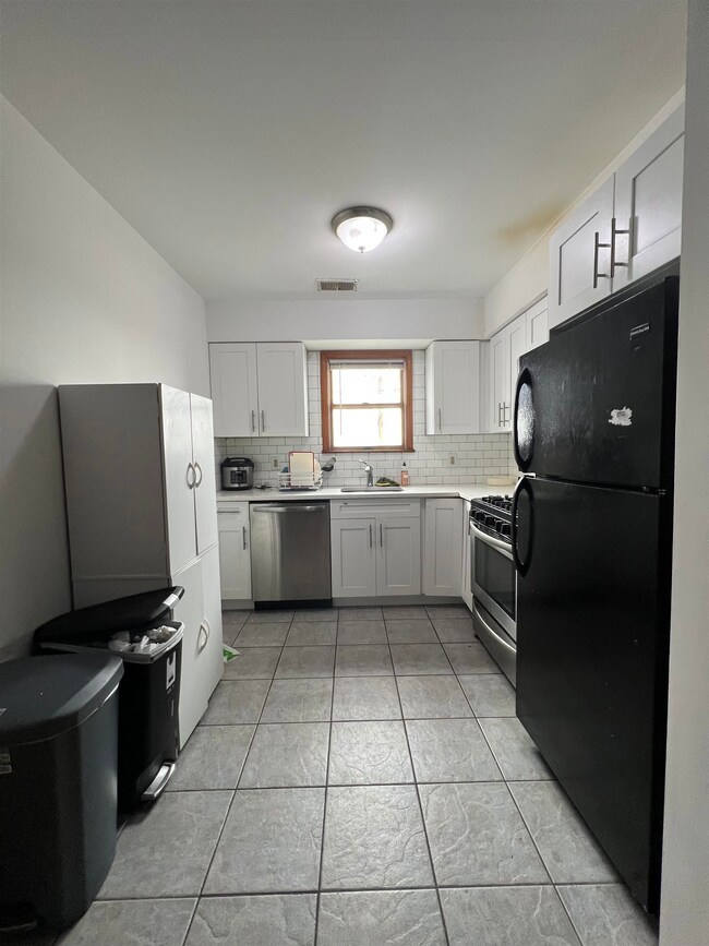 26 High St unit 2, Jersey City, NJ 07306 - photo 3