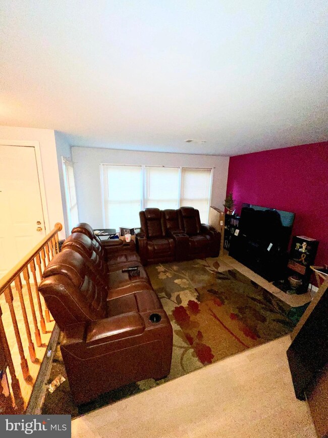 4037 Chetham Way, Woodbridge, VA 22192 - photo 2