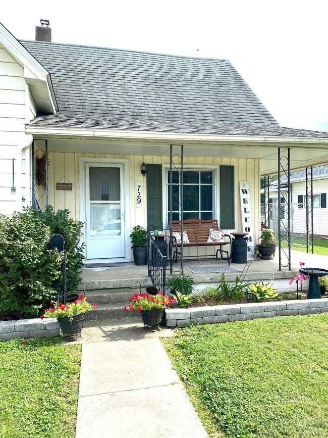 729 A St NE, Linton, IN 47441 - photo 7