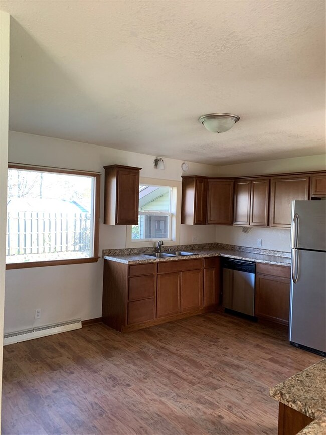 1211 18th St S, Wisconsin Rapids, WI 54494 - photo 4