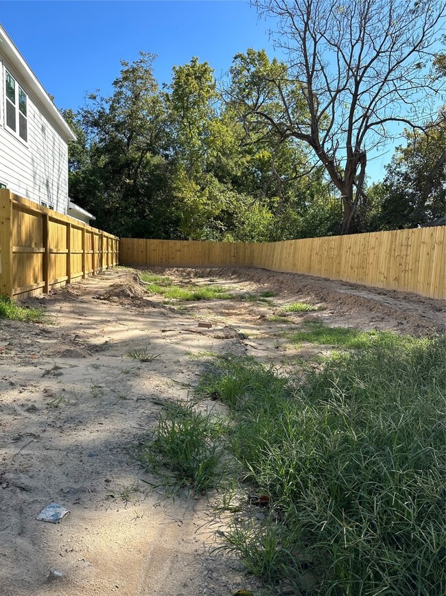 6804 Arabella St, Houston, TX 77091 - photo 4