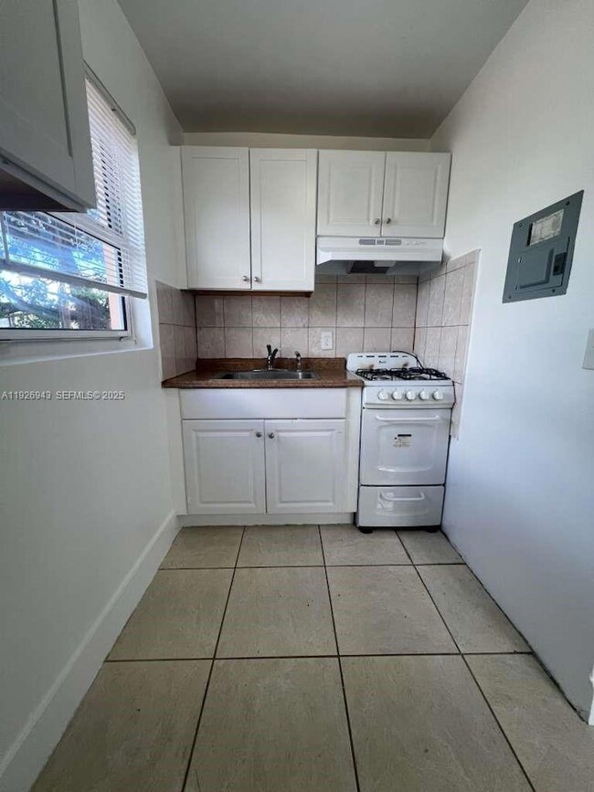 1275 NW 60th St unit 6, Miami, FL 33142 - photo 6