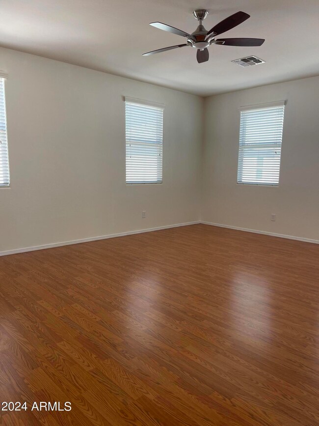 20241010_210603002_iOS