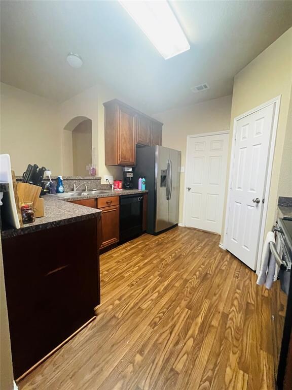 421 Glenwood St, Gainesville, TX 76240 - photo 6